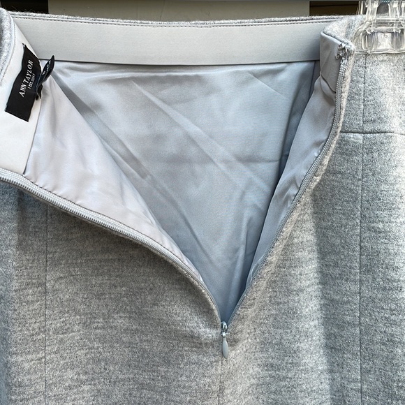 Ann Taylor 100% Fine Italian Wool Gray Flannel Skirt - Picture 5 of 6